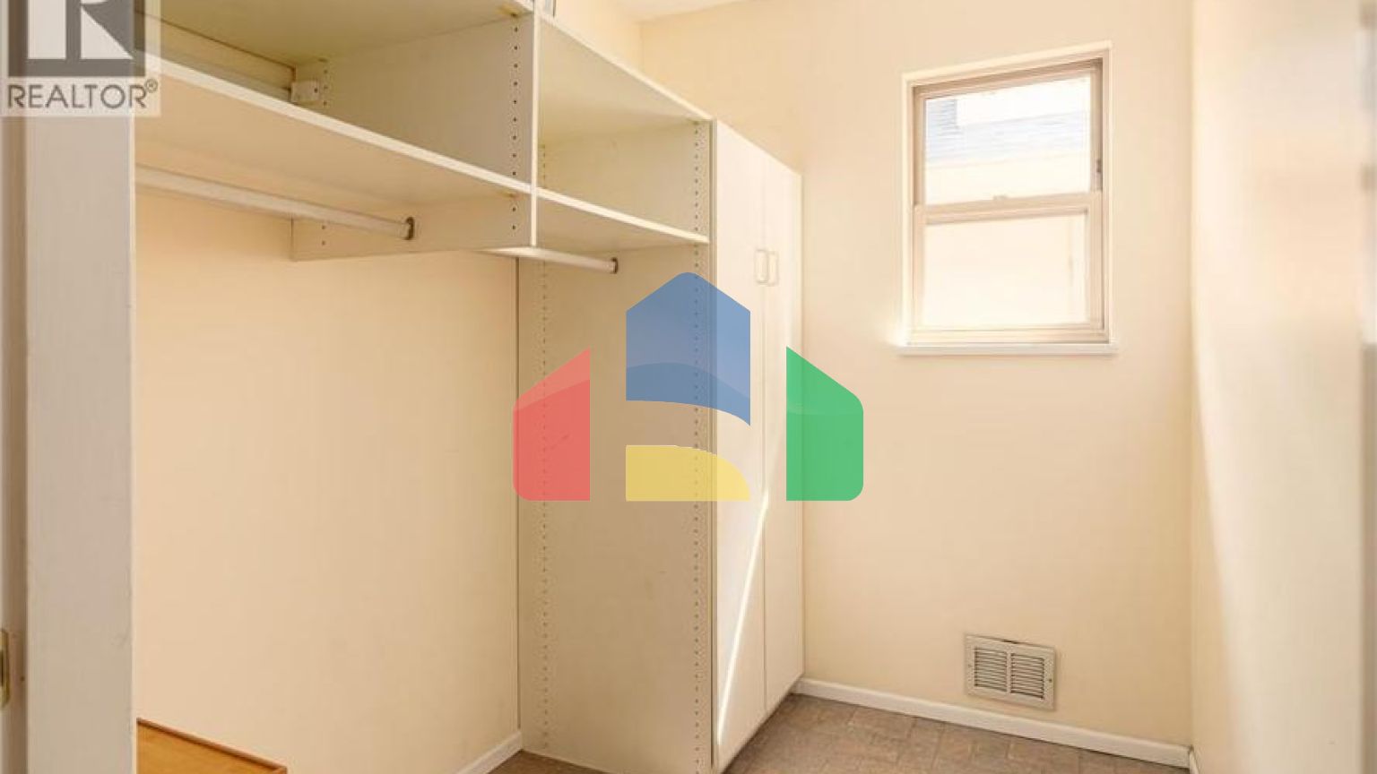 Residential - Single Family Home - Richmond, Canada - Canada