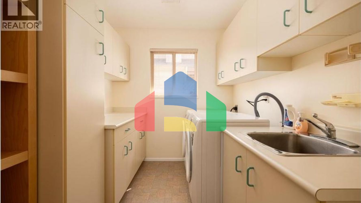 Residential - Single Family Home - Richmond, Canada - Canada