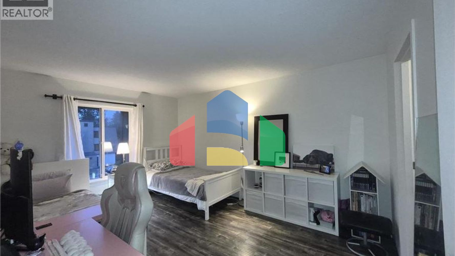 Residential - Single Family Home - Richmond, Canada - Canada