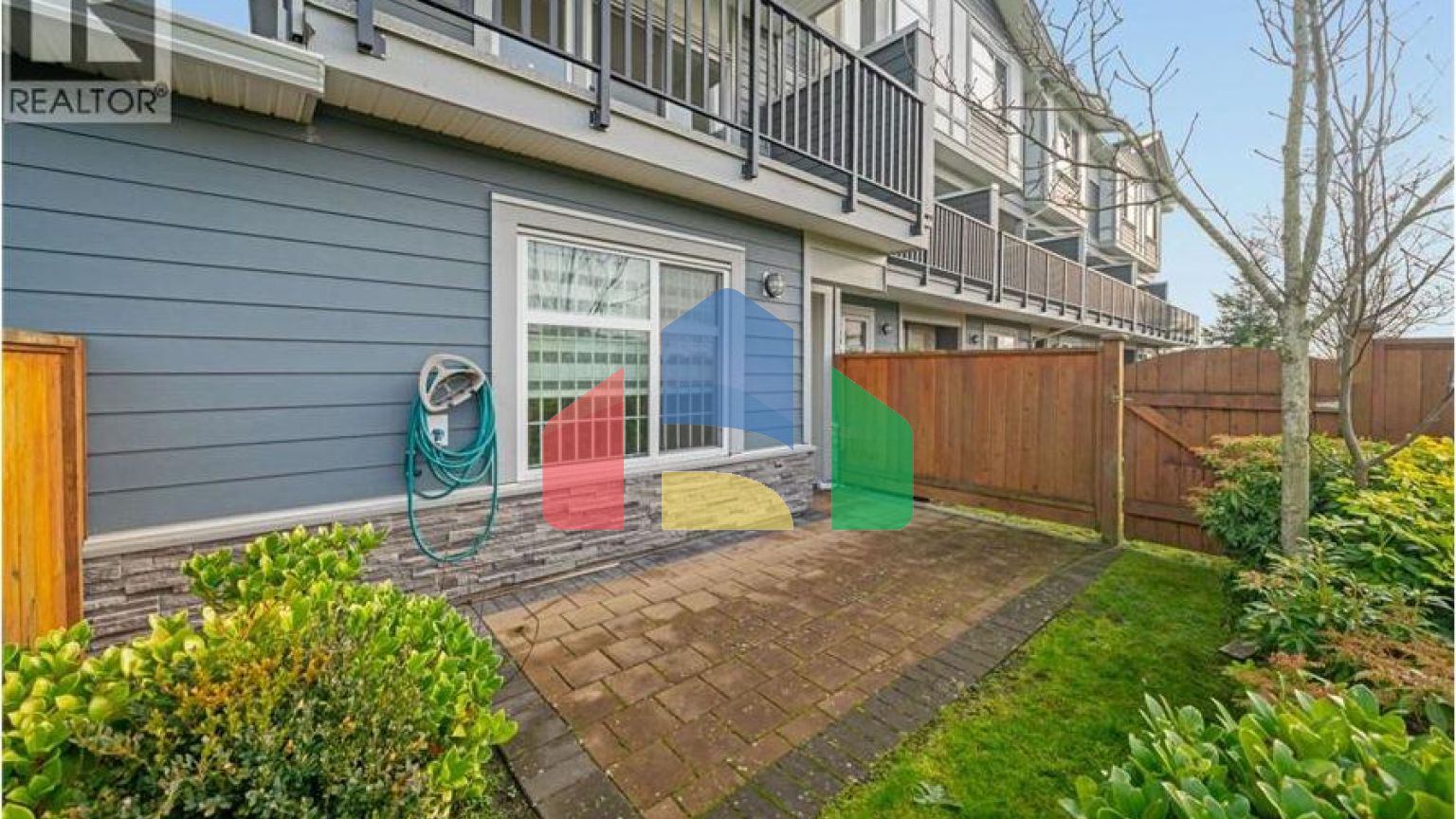 Residential - Townhouse - Richmond, Canada - Canada