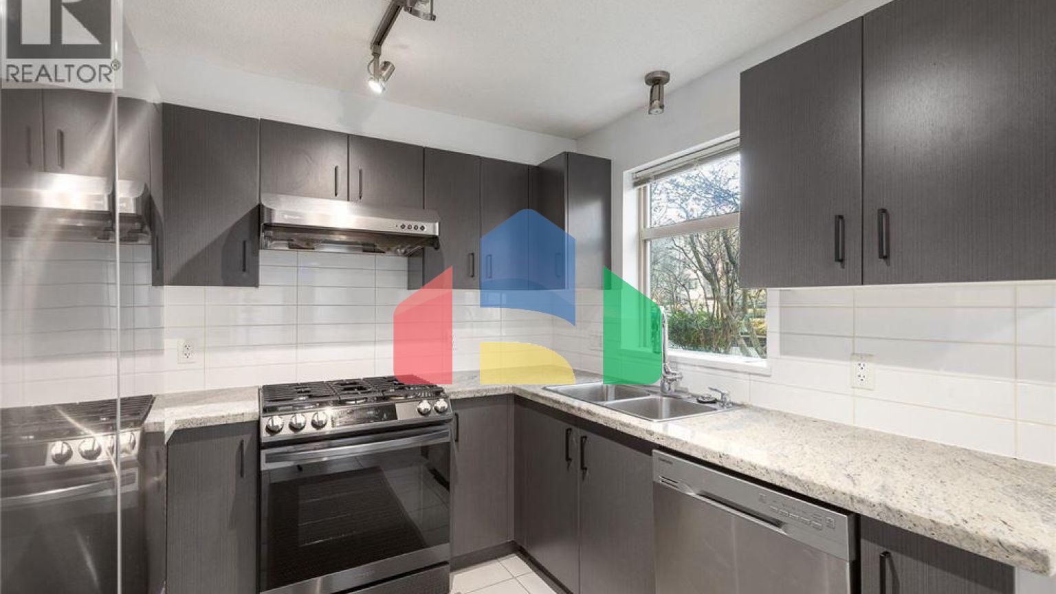 Residential - Single Family Home - Richmond, Canada - Canada