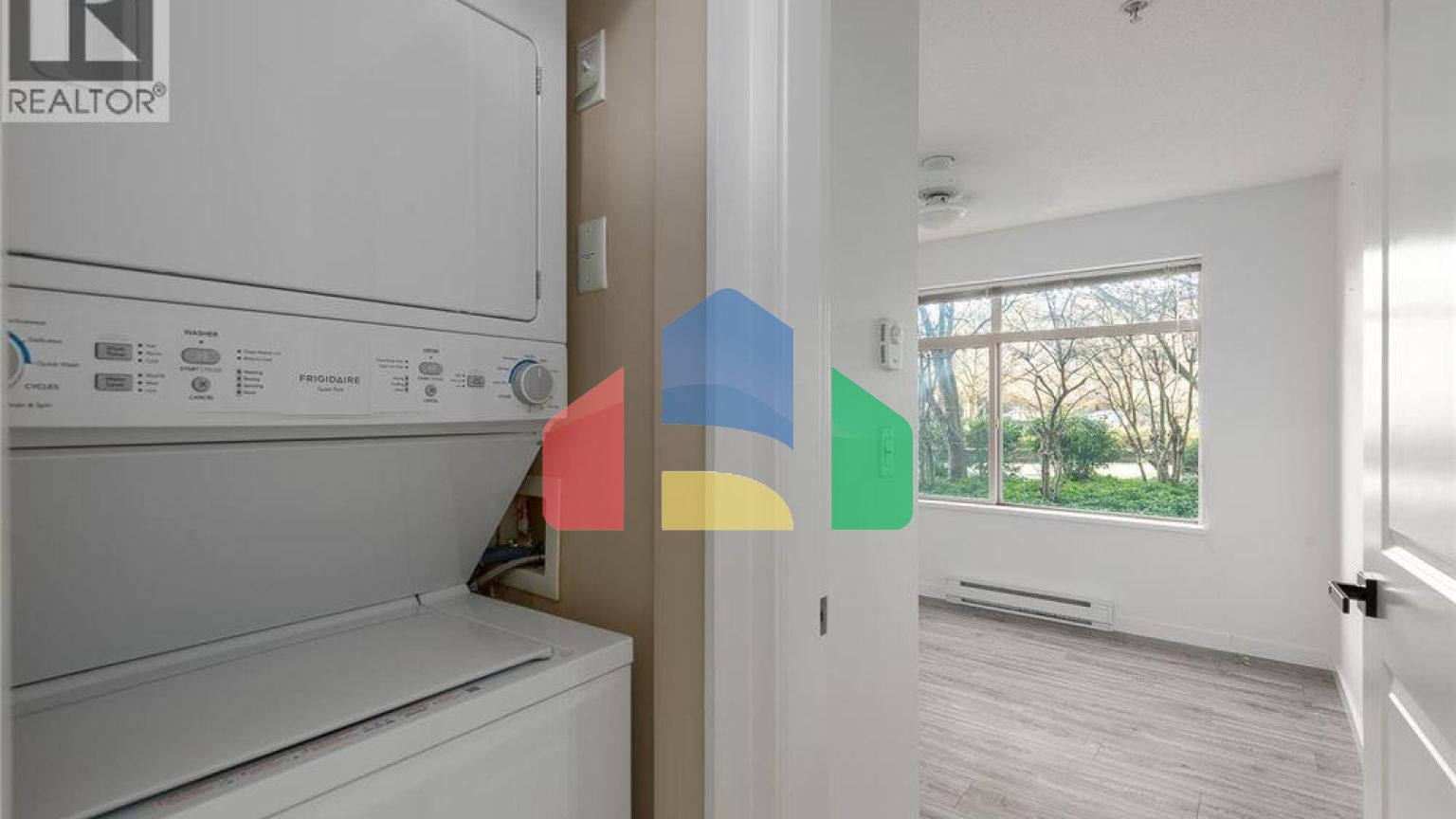 Residential - Single Family Home - Richmond, Canada - Canada