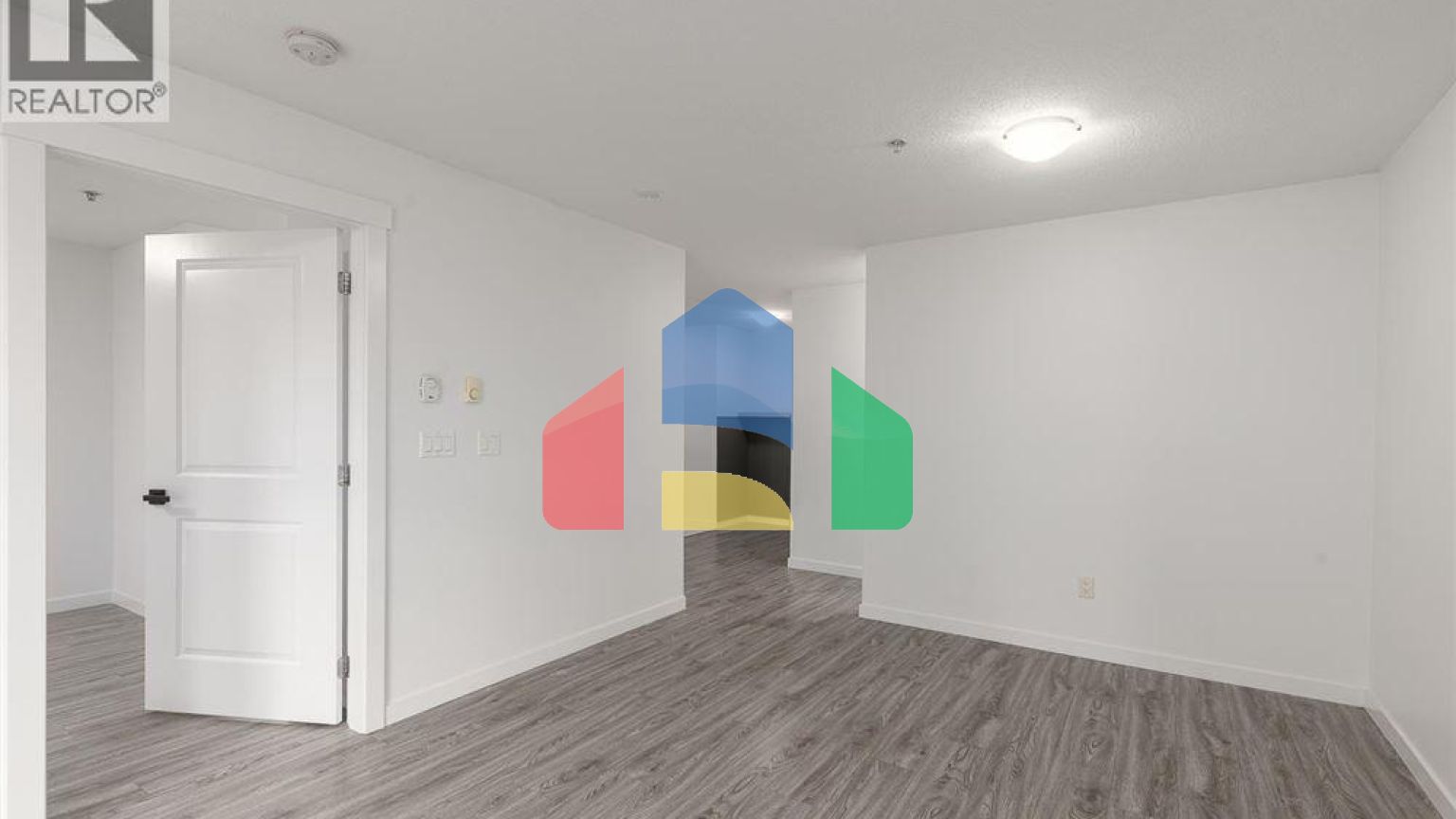 Residential - Single Family Home - Richmond, Canada - Canada