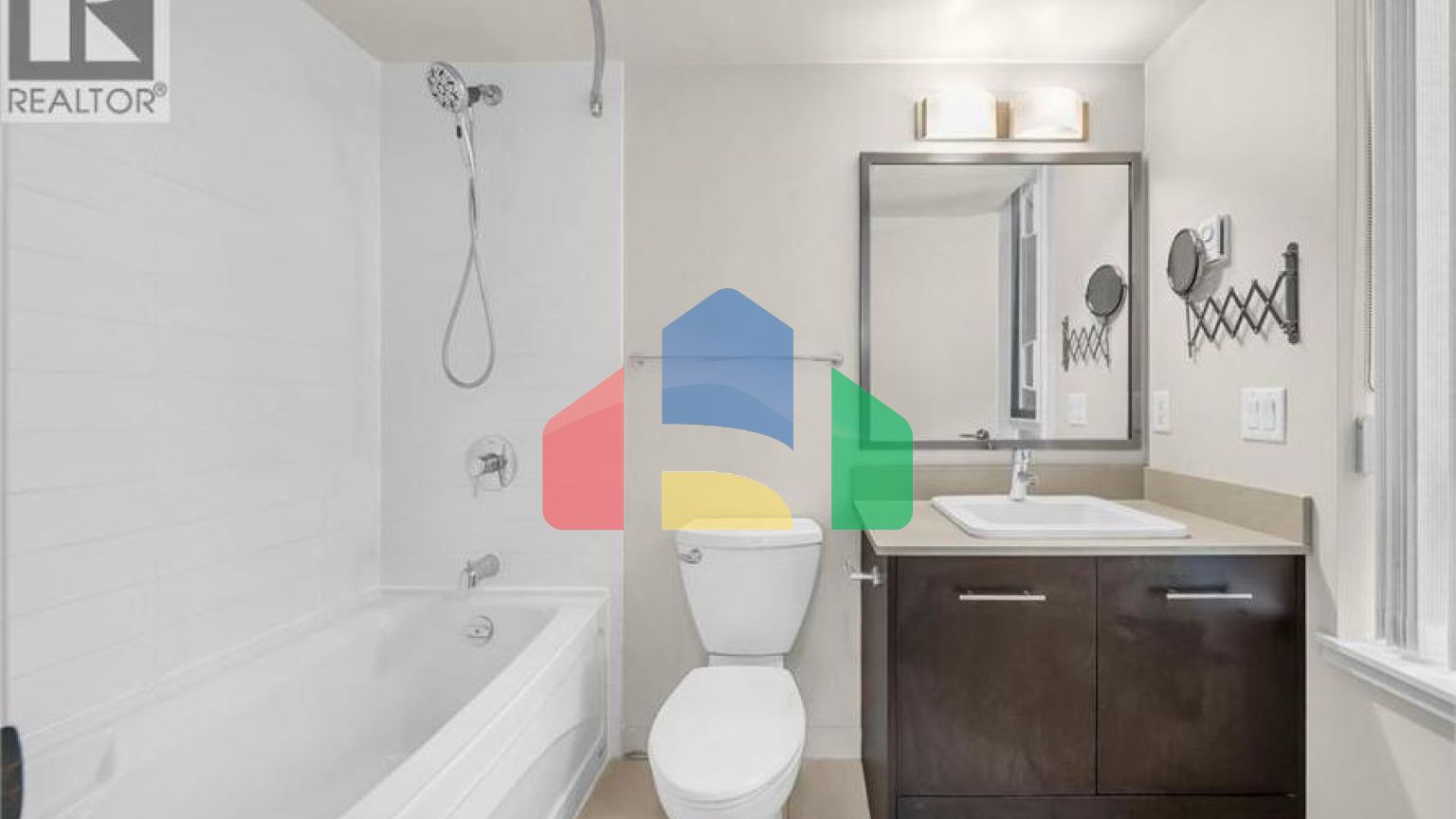 Residential - Single Family Home - Richmond, Canada - Canada