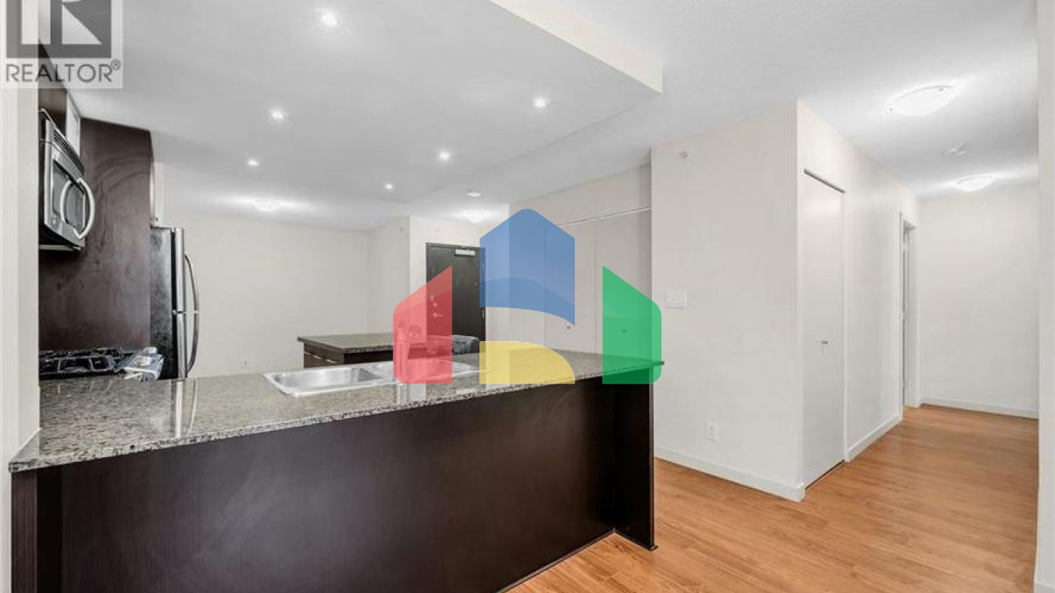 Residential - Single Family Home - Richmond, Canada - Canada