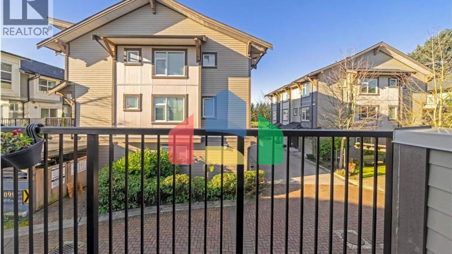 Residential - Townhouse - Richmond, Canada - Canada