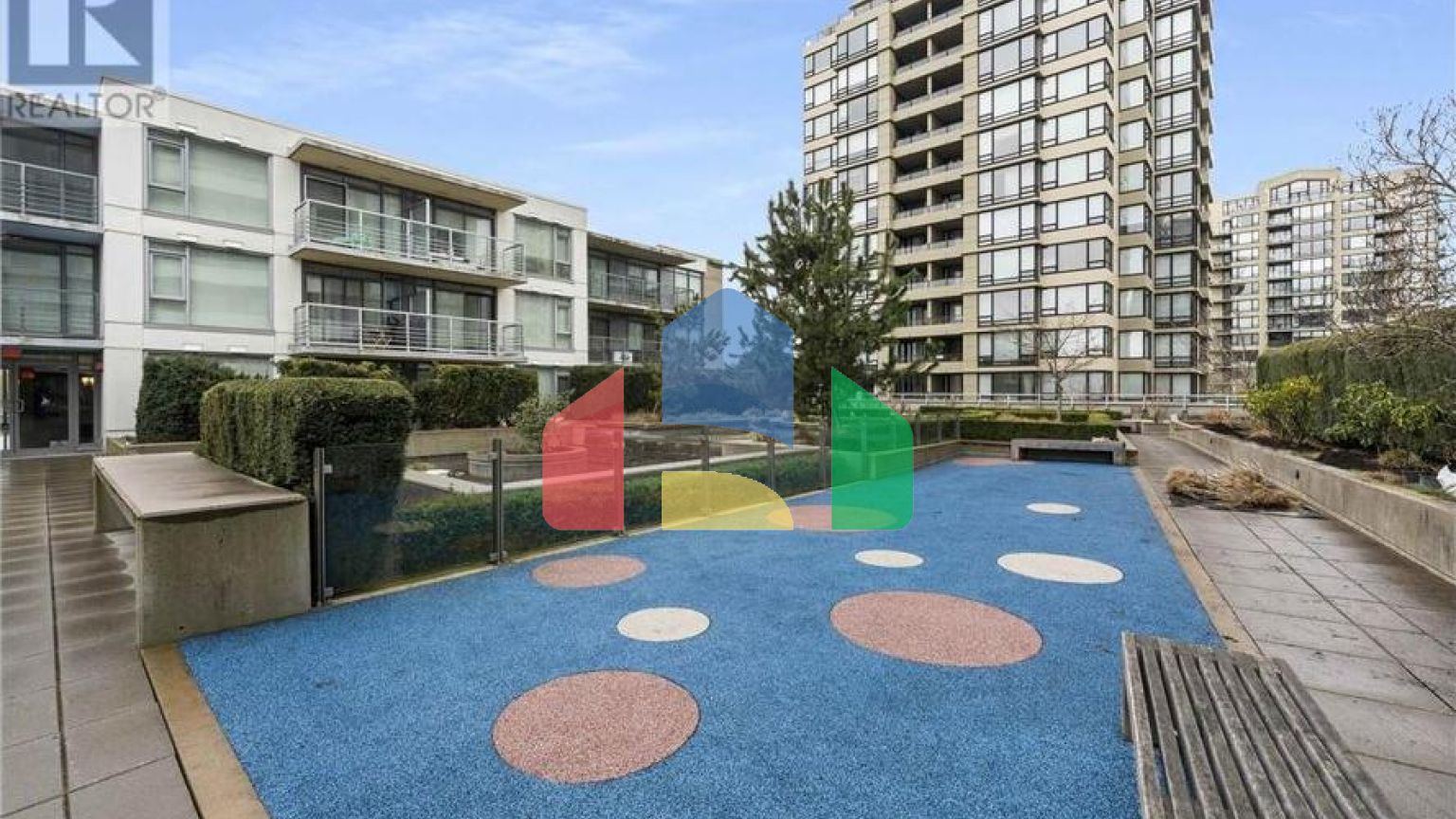 Residential - Condo/Apartment - Richmond, Canada - Canada