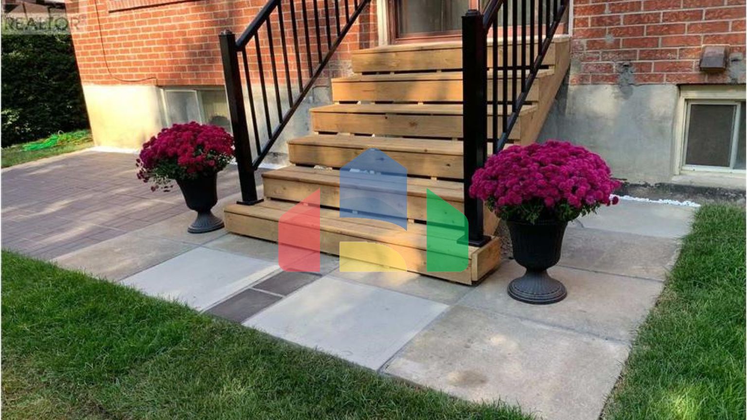 Residential - Single Family Home - Richmond Hill, Canada - Canada