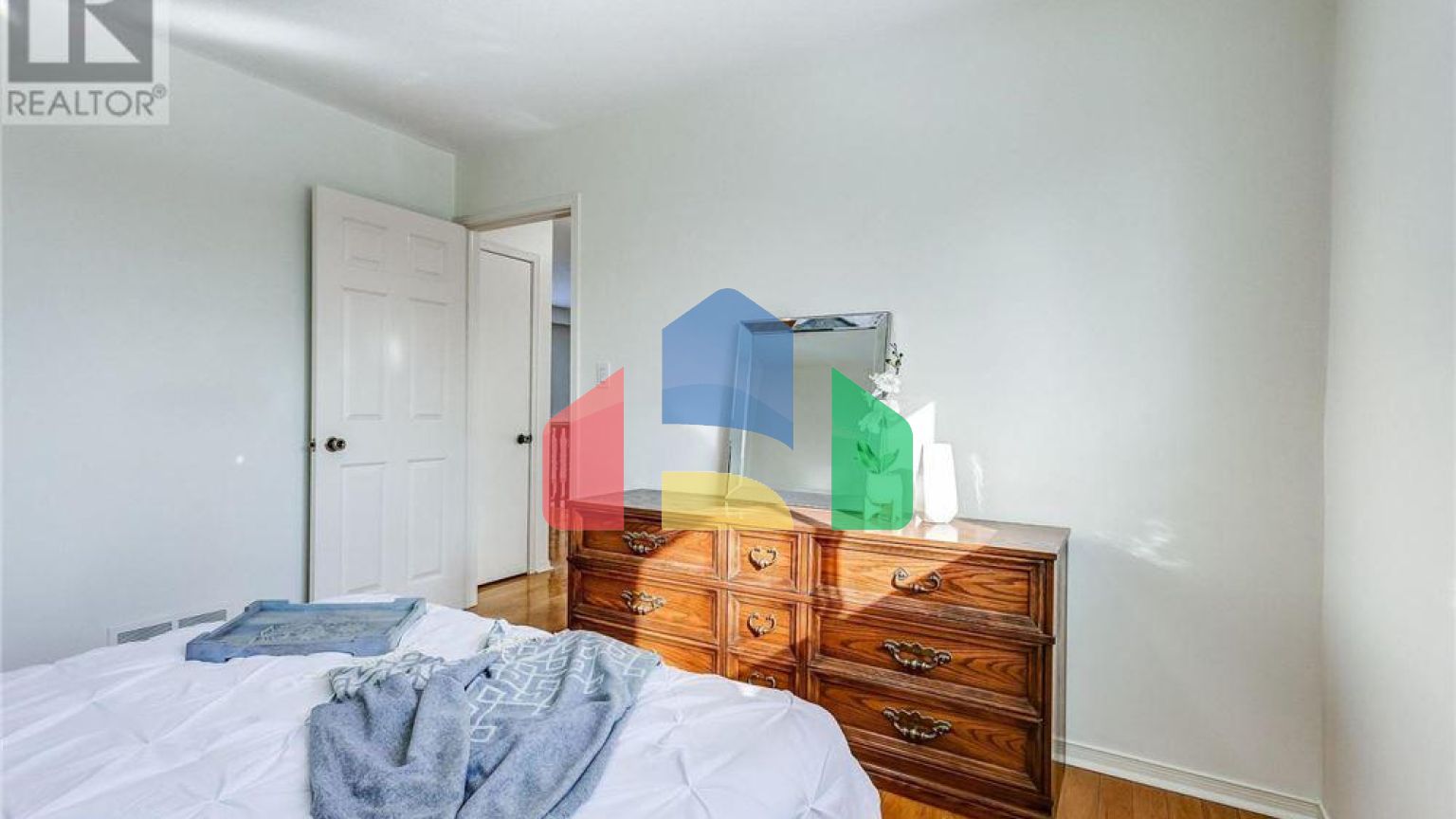 Residential - Single Family Home - Richmond Hill, Canada - Canada