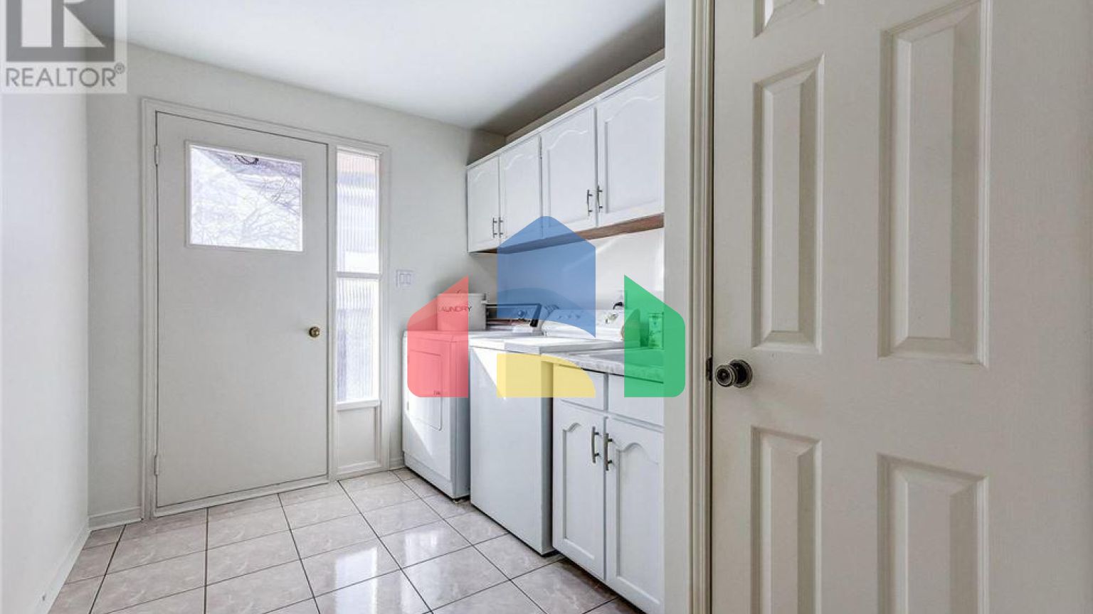 Residential - Single Family Home - Richmond Hill, Canada - Canada