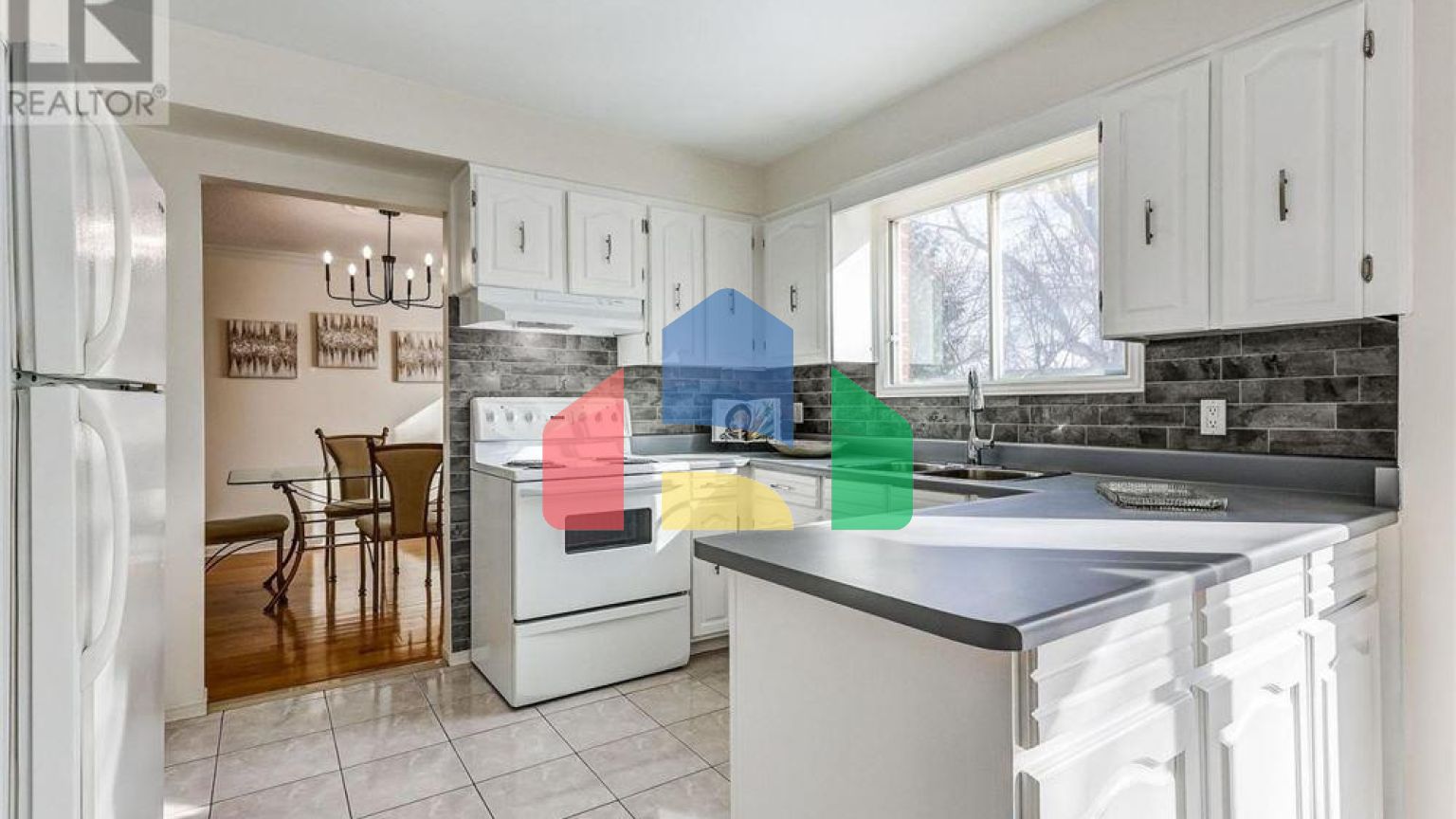 Residential - Single Family Home - Richmond Hill, Canada - Canada