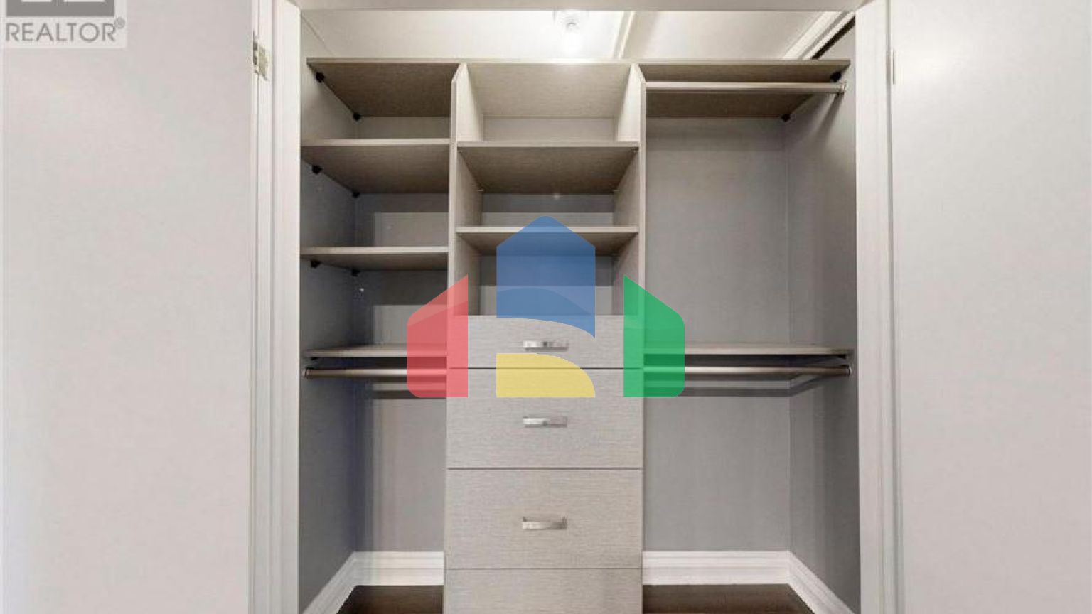 Residential - Single Family Home - Richmond Hill, Canada - Canada