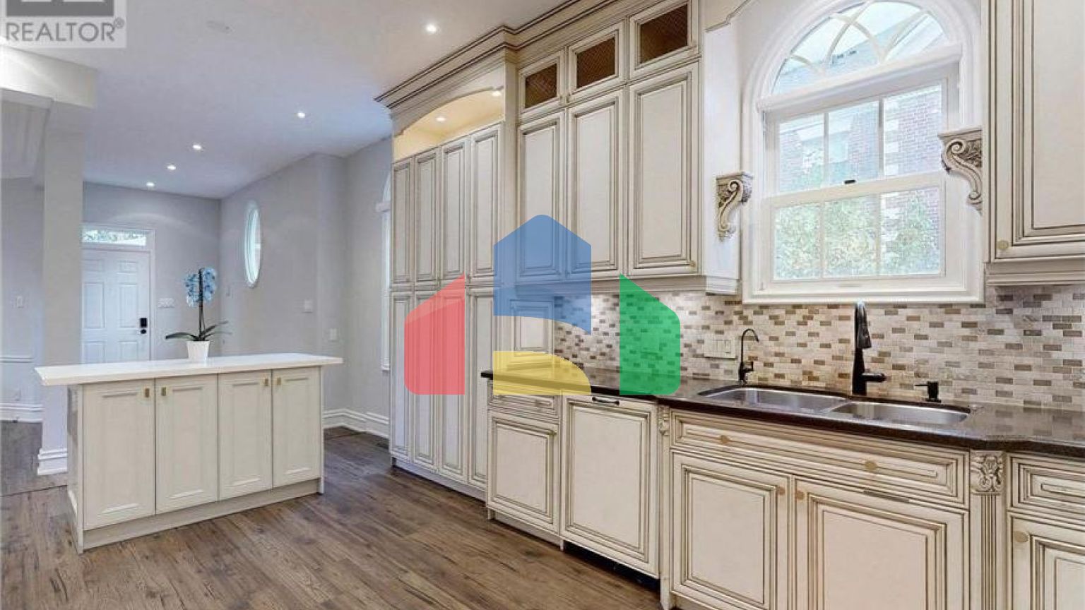 Residential - Single Family Home - Richmond Hill, Canada - Canada