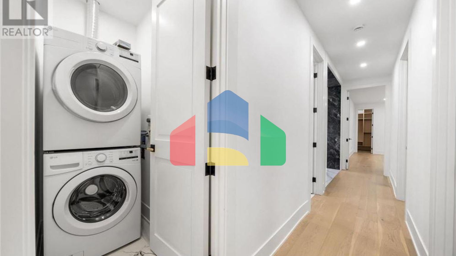 Residential - Single Family Home - Richmond Hill, Canada - Canada