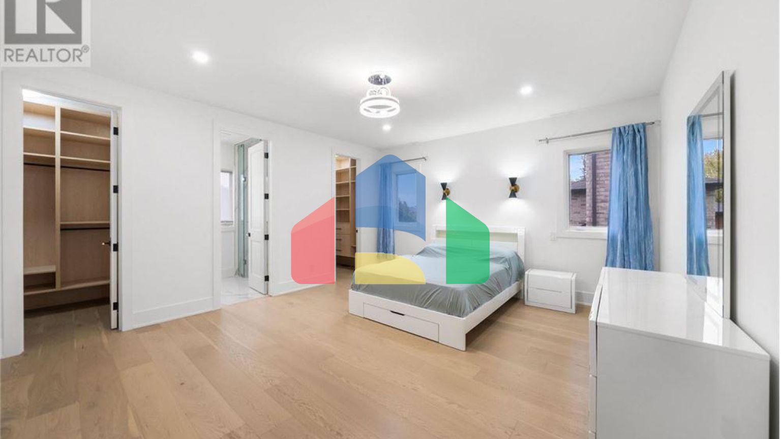 Residential - Single Family Home - Richmond Hill, Canada - Canada