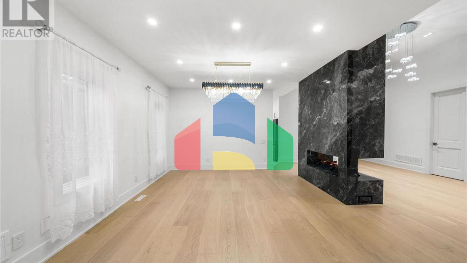 Residential - Single Family Home - Richmond Hill, Canada - Canada