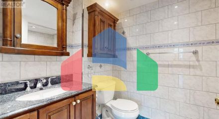 Residential - Single Family Home - Richmond Hill, Canada - Canada