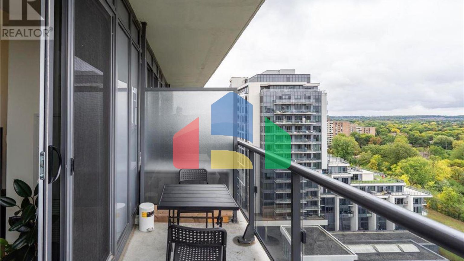 Residential - Single Family Home - Richmond Hill, Canada - Canada