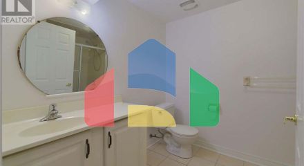 Residential - Single Family Home - Richmond Hill, Canada - Canada