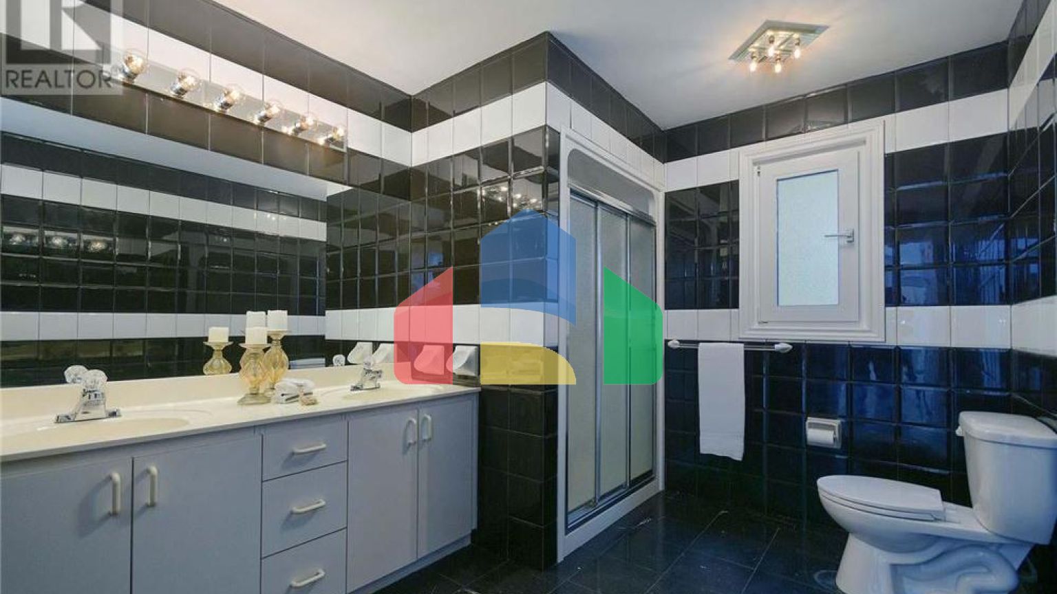 Residential - Single Family Home - Richmond Hill, Canada - Canada