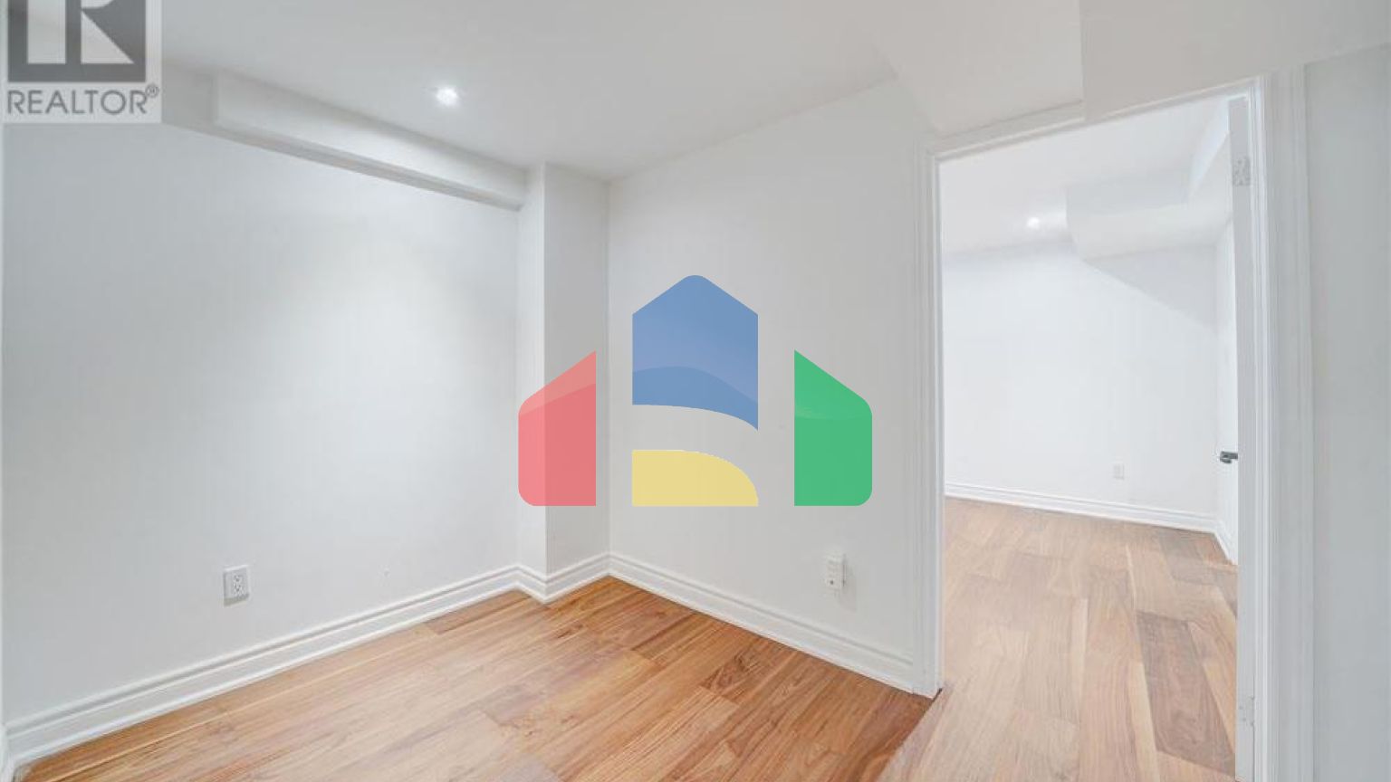 Residential - Single Family Home - Richmond Hill, Canada - Canada