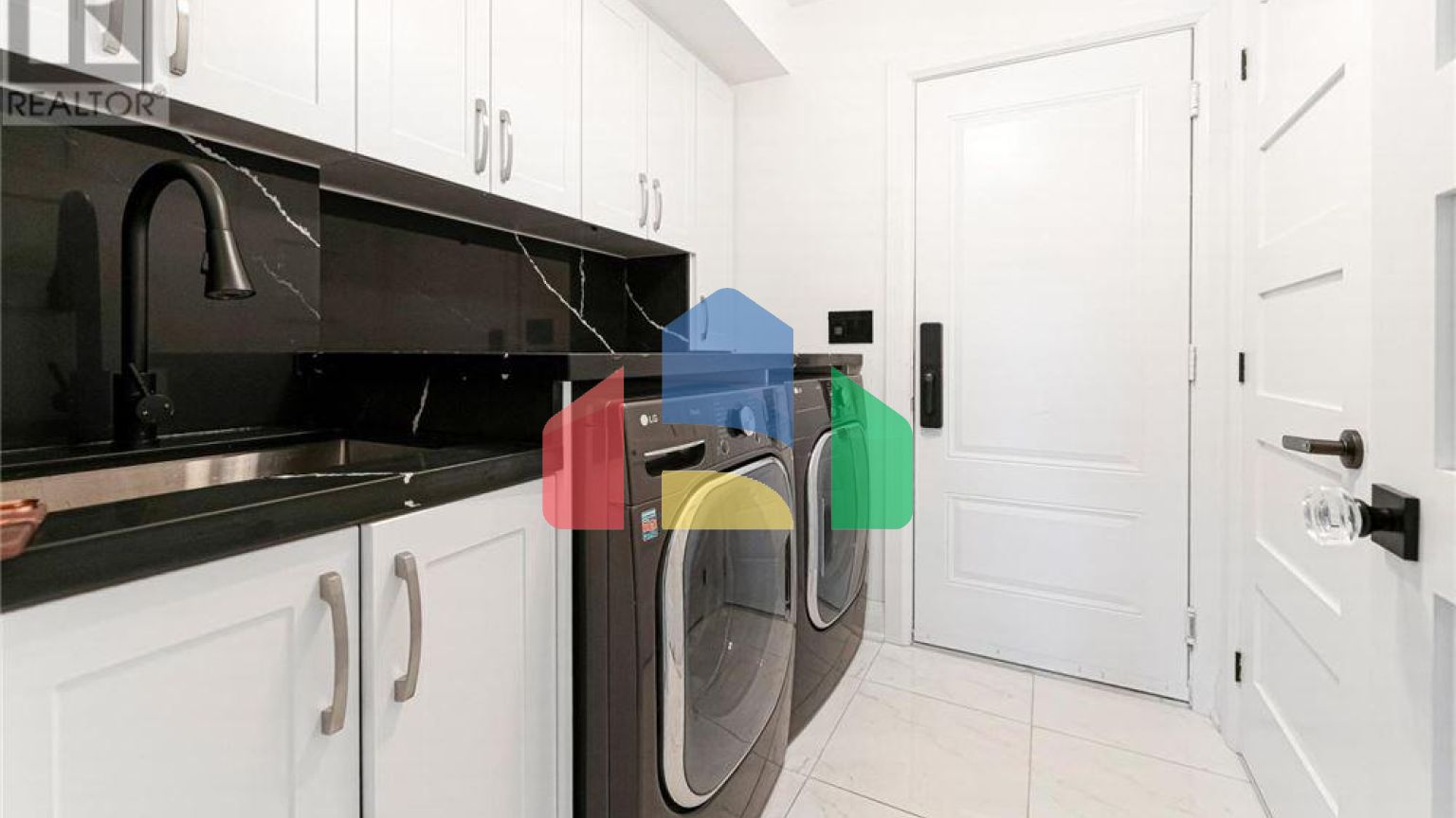 Residential - Single Family Home - Richmond Hill, Canada - Canada