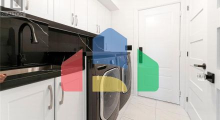 Residential - Single Family Home - Richmond Hill, Canada - Canada