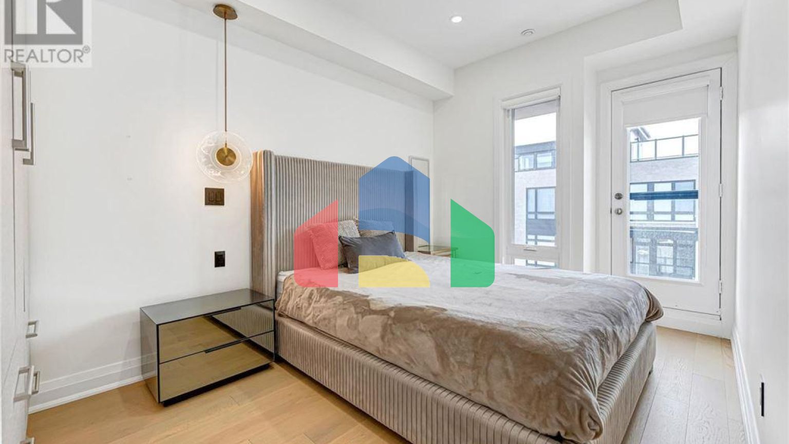 Residential - Single Family Home - Richmond Hill, Canada - Canada