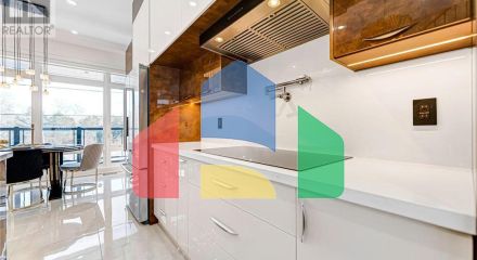 Residential - Single Family Home - Richmond Hill, Canada - Canada