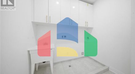 Residential - Single Family Home - Richmond Hill, Canada - Canada