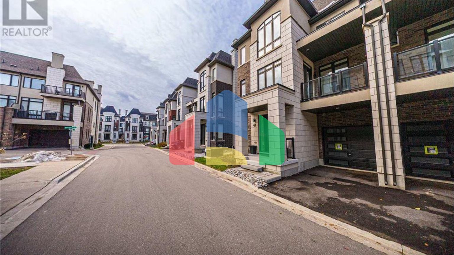 Residential - Single Family Home - Richmond Hill, Canada - Canada