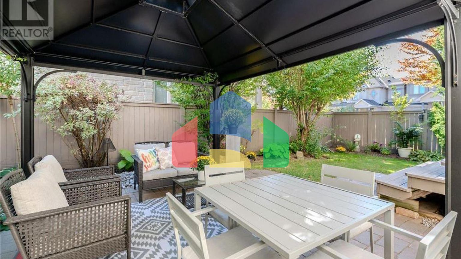 Residential - Single Family Home - Richmond Hill, Canada - Canada