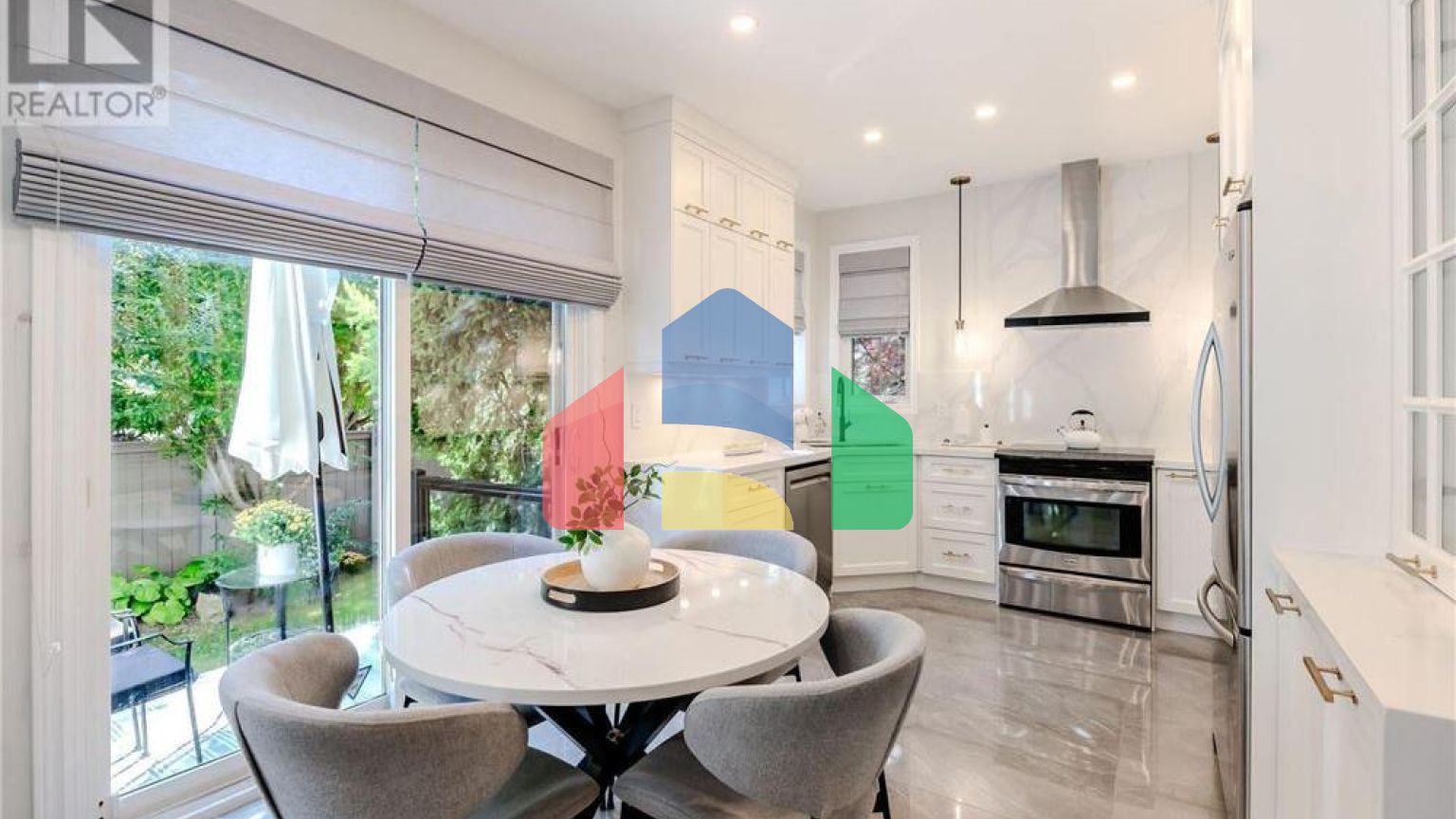 Residential - Single Family Home - Richmond Hill, Canada - Canada