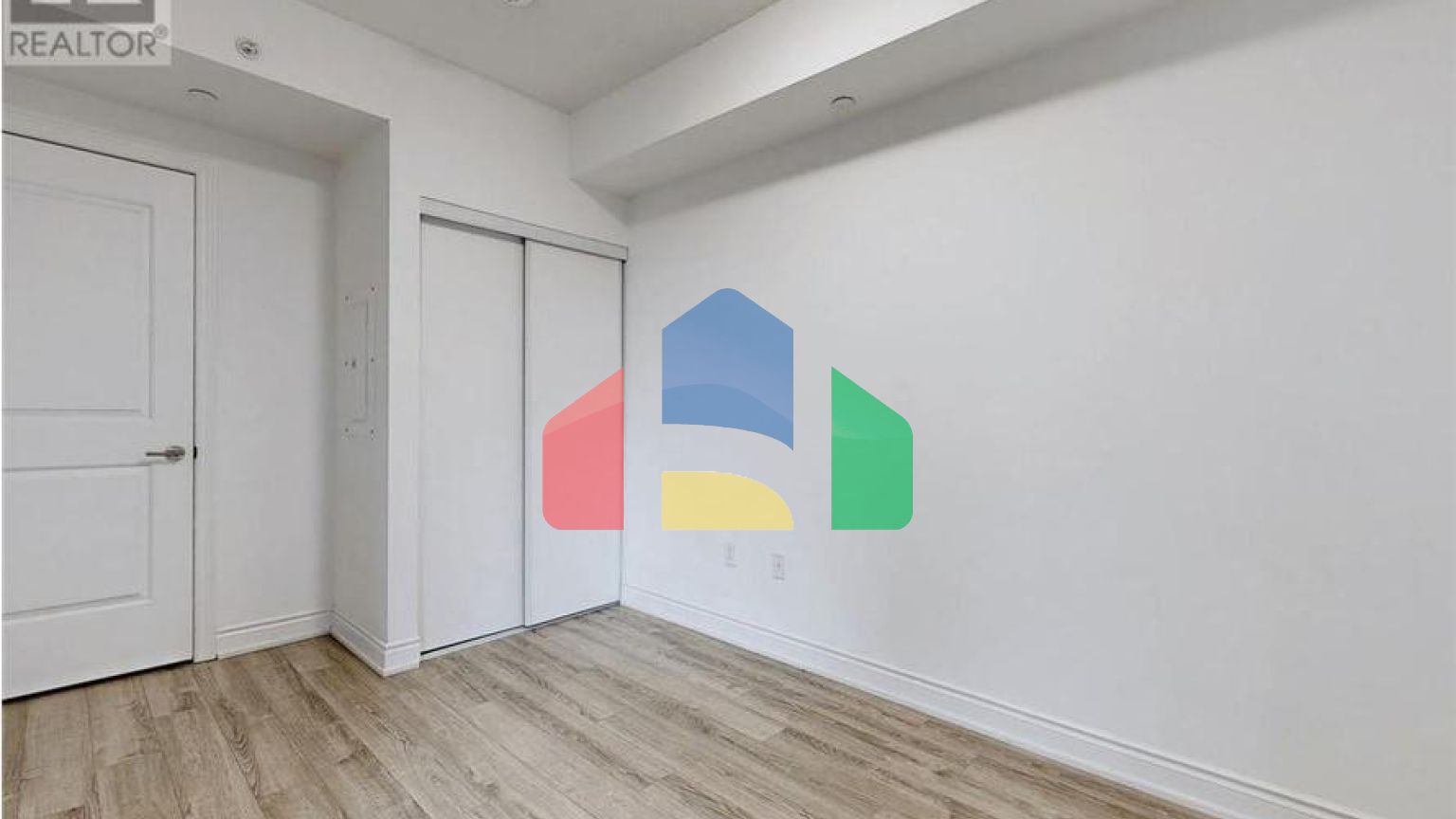 Residential - Condo/Apartment - Richmond Hill, Canada - Canada