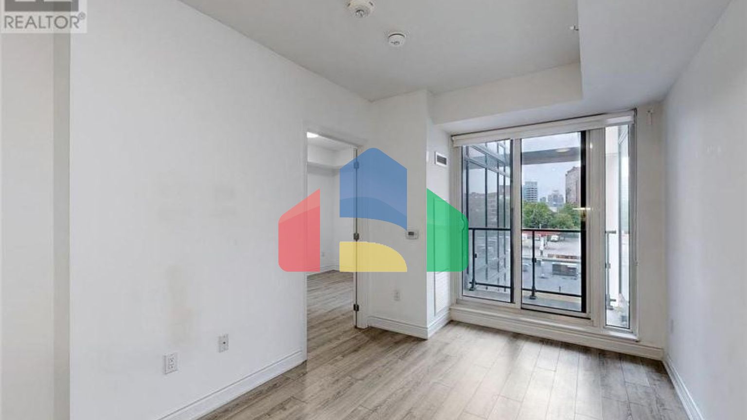 Residential - Condo/Apartment - Richmond Hill, Canada - Canada