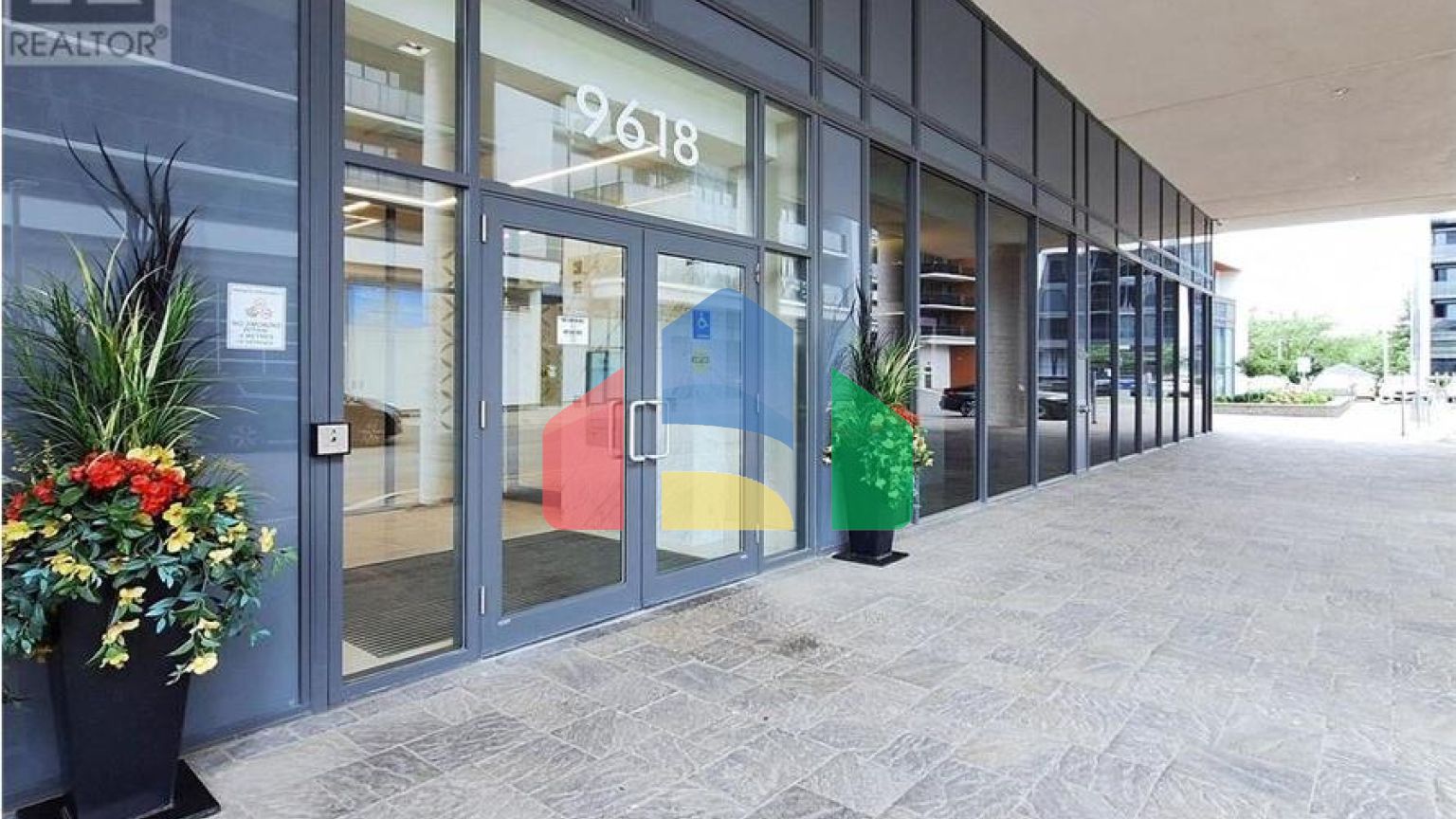 Residential - Condo/Apartment - Richmond Hill, Canada - Canada