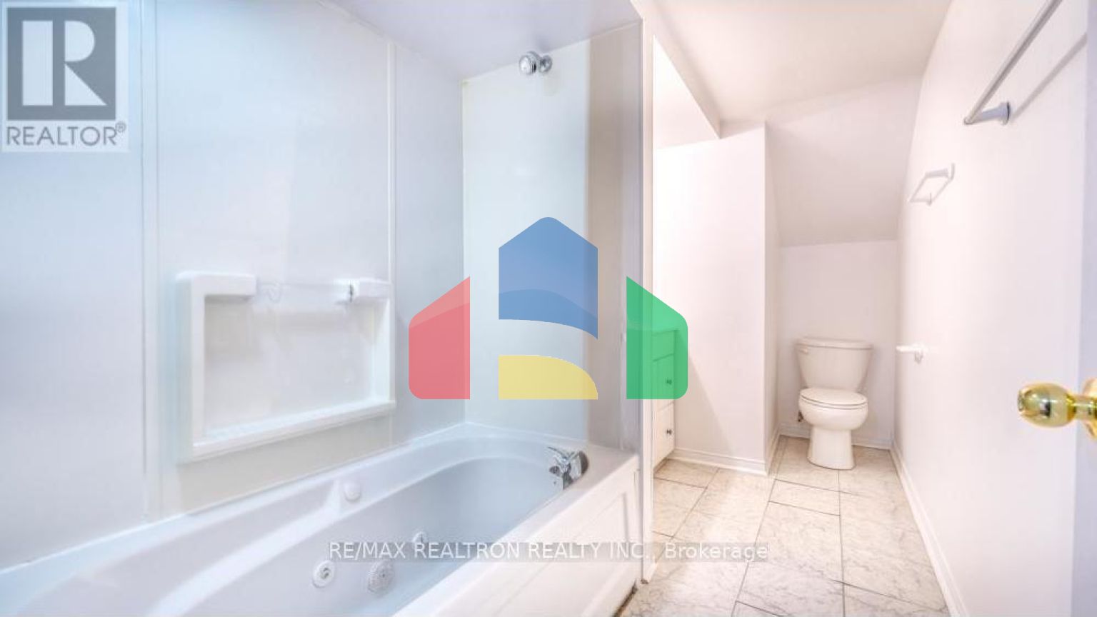 Residential - Single Family Home - Richmond Hill, Canada - Canada