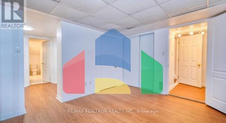 Residential - Single Family Home - Richmond Hill, Canada - Canada