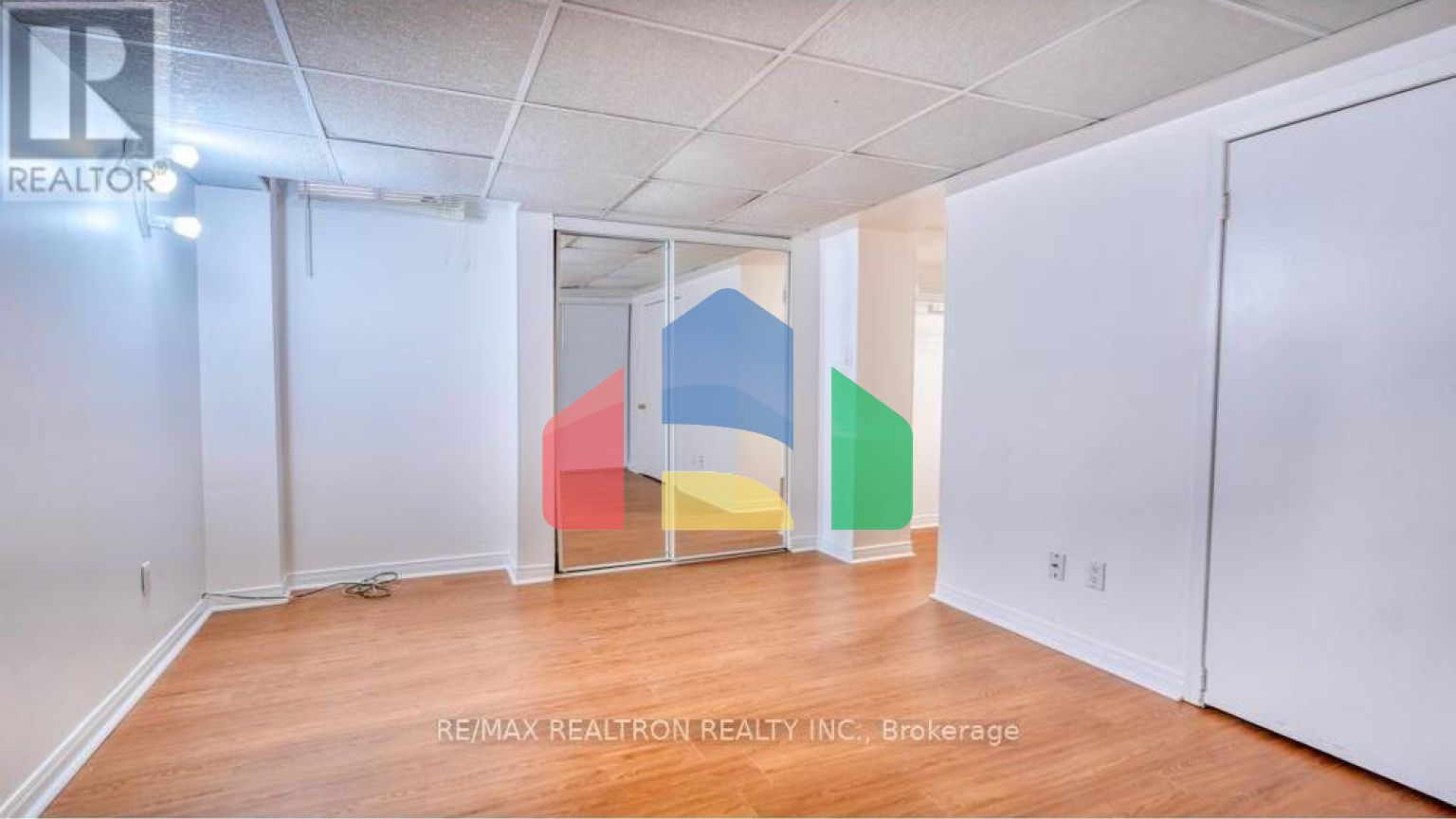 Residential - Single Family Home - Richmond Hill, Canada - Canada