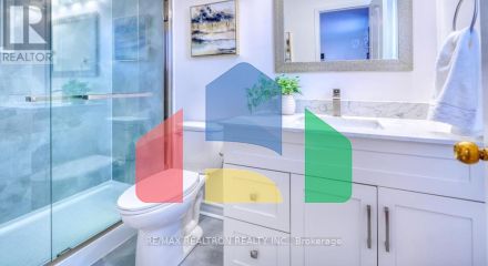 Residential - Single Family Home - Richmond Hill, Canada - Canada