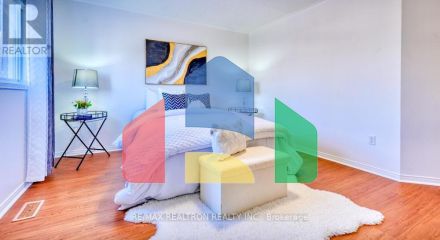 Residential - Single Family Home - Richmond Hill, Canada - Canada