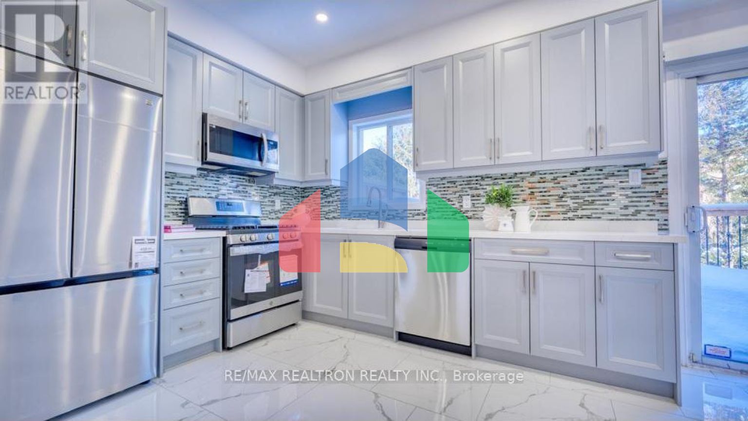 Residential - Single Family Home - Richmond Hill, Canada - Canada