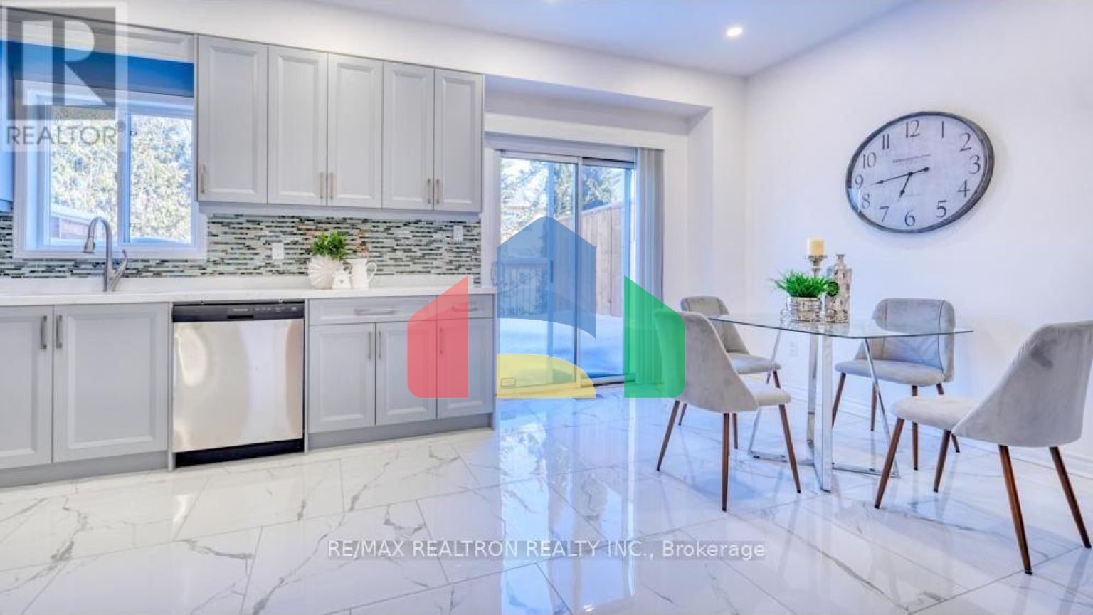 Residential - Single Family Home - Richmond Hill, Canada - Canada