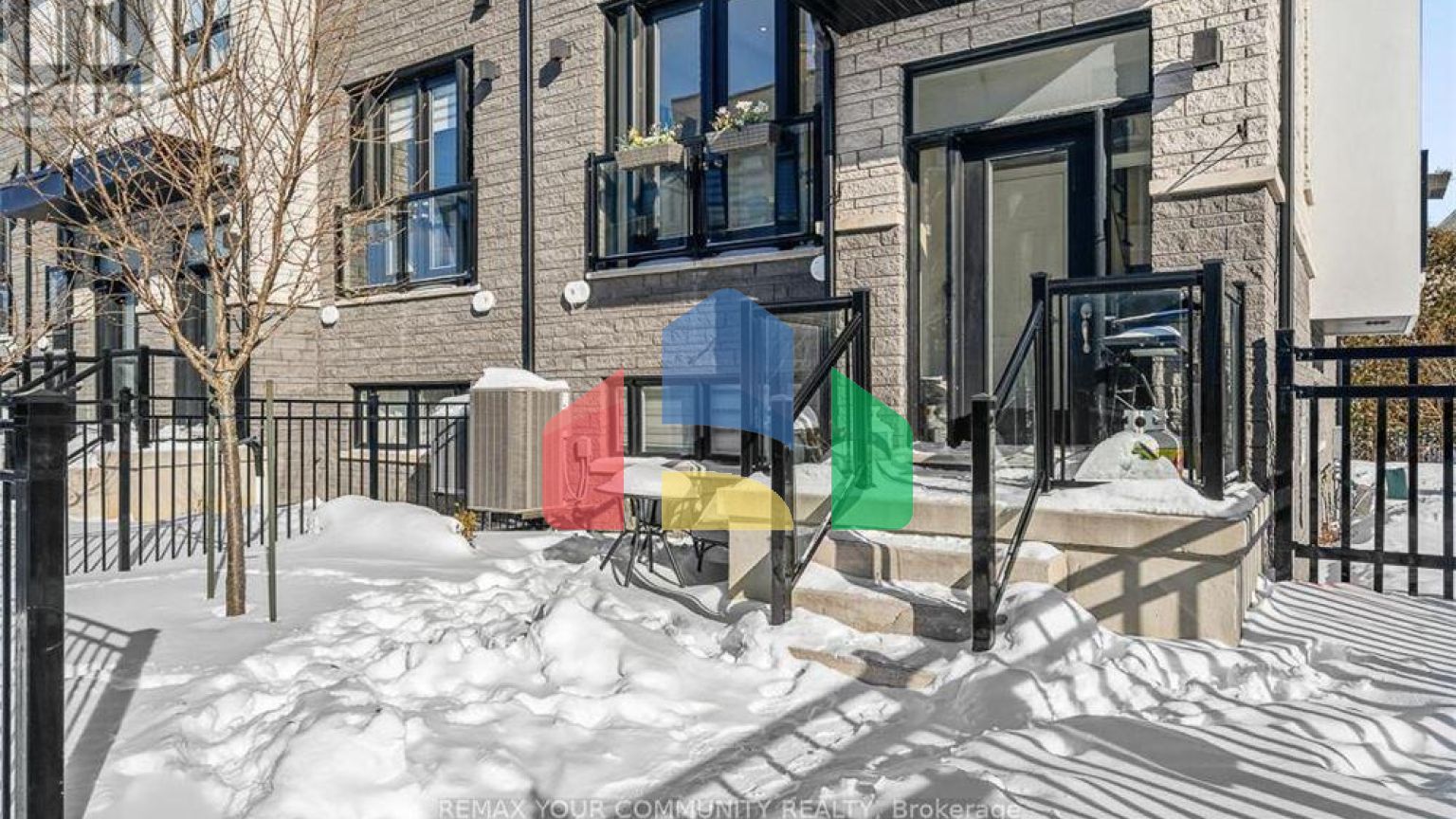 Residential - Single Family Home - Richmond Hill, Canada - Canada