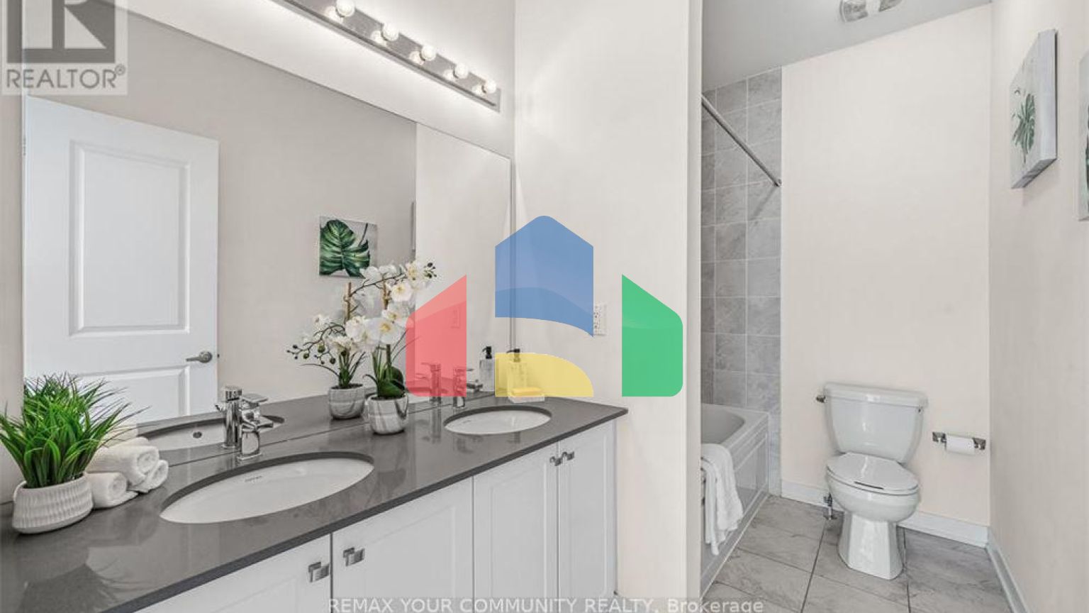 Residential - Single Family Home - Richmond Hill, Canada - Canada