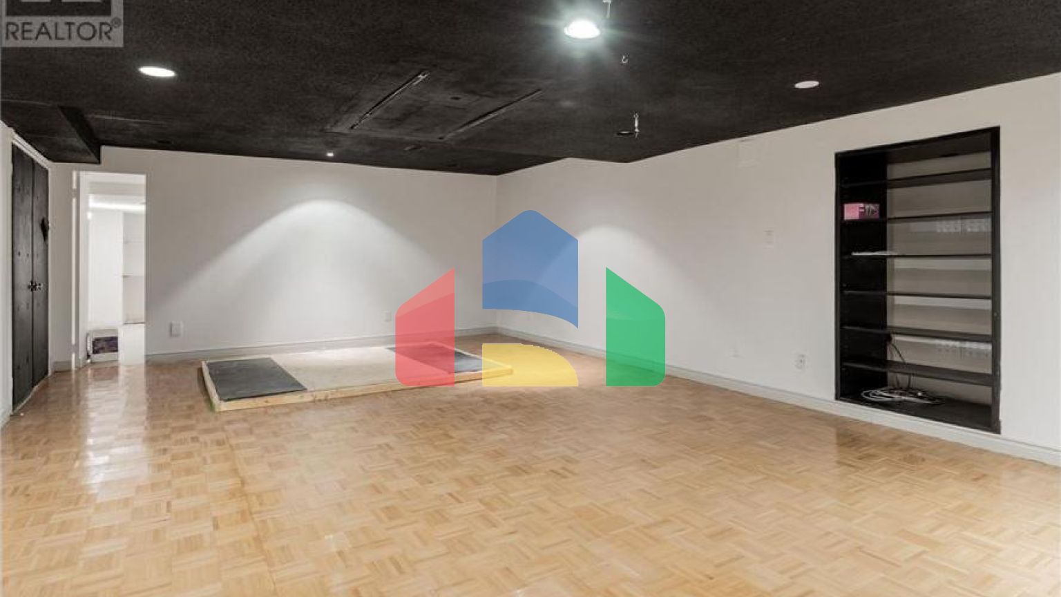 Residential - Single Family Home - Richmond Hill, Canada - Canada