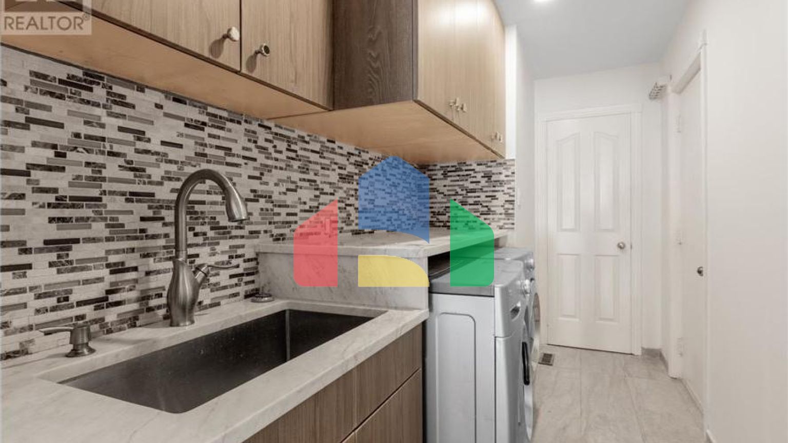 Residential - Single Family Home - Richmond Hill, Canada - Canada