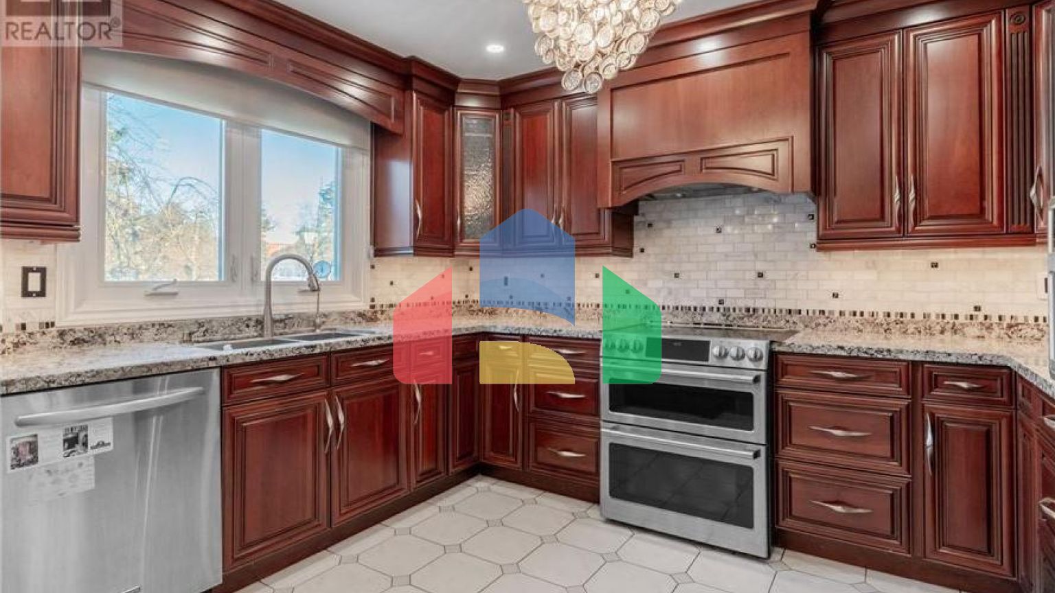 Residential - Single Family Home - Richmond Hill, Canada - Canada