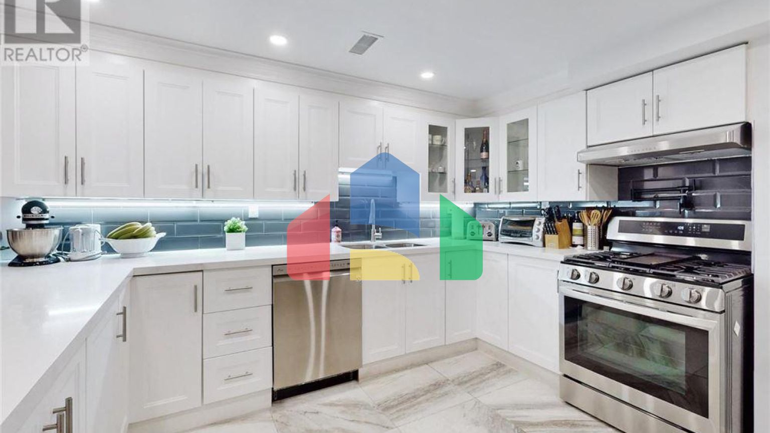 Residential - Single Family Home - Richmond Hill, Canada - Canada