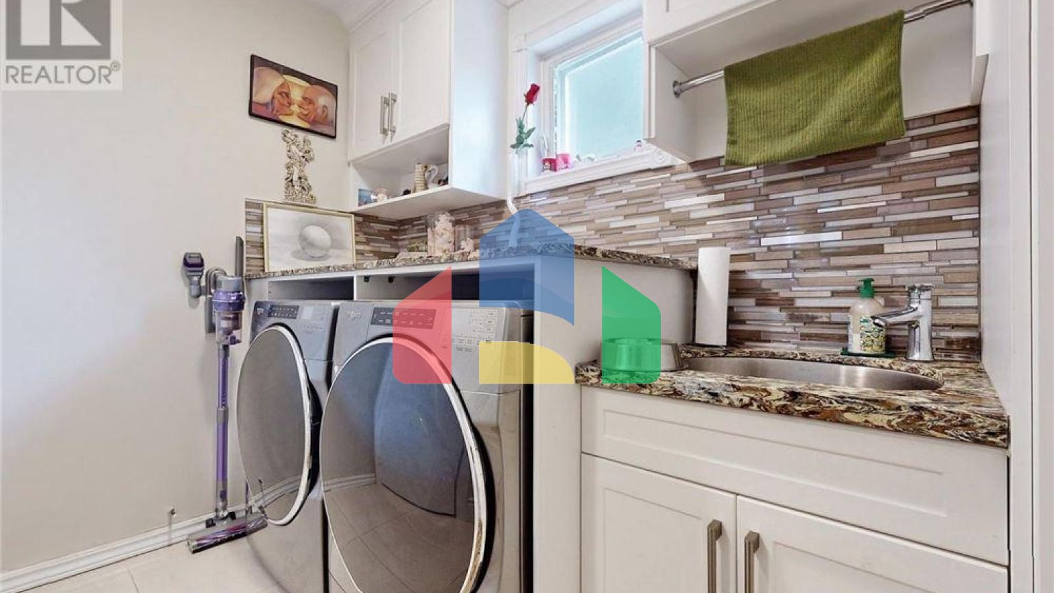 Residential - Single Family Home - Richmond Hill, Canada - Canada